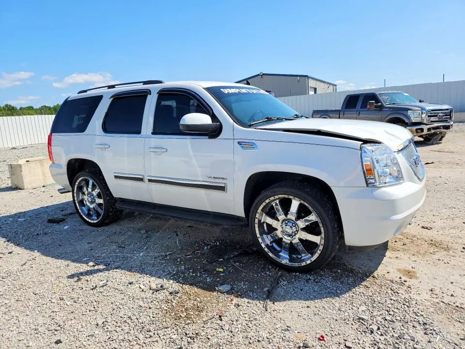 2011 GMC YUKON SLE  