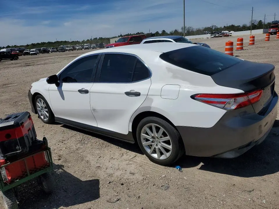 2018 TOYOTA CAMRY LE  