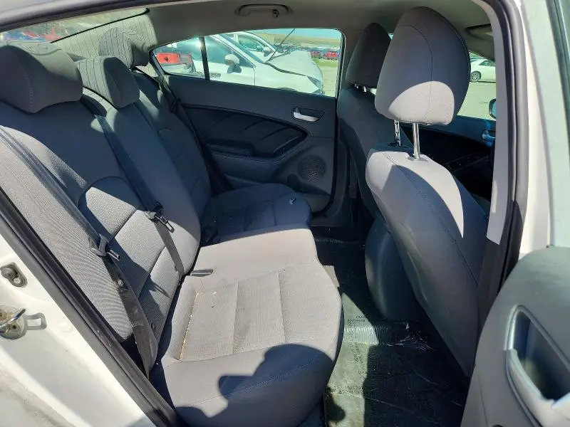 2017 KIA FORTE LX  