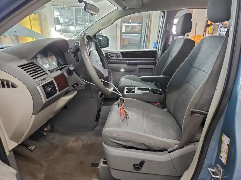 2010 CHRYSLER TOWN & COUNTRY TOURING  