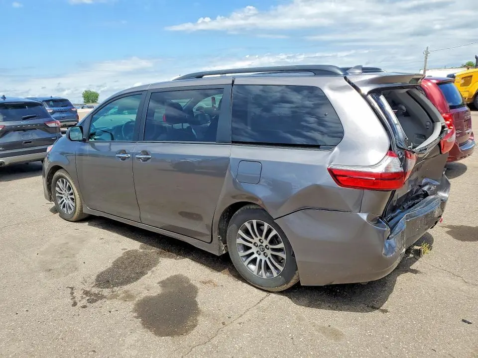 2020 TOYOTA SIENNA XLE 8-PASSENGER  