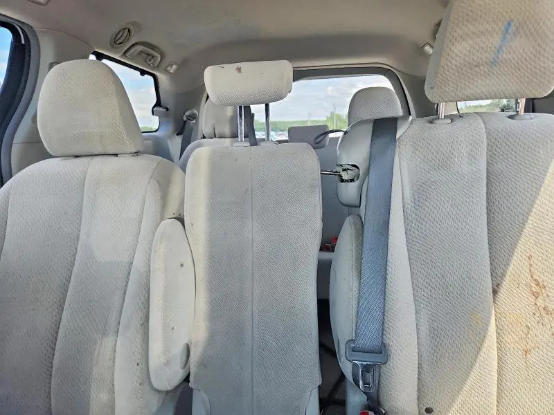 2012 TOYOTA SIENNA LE  