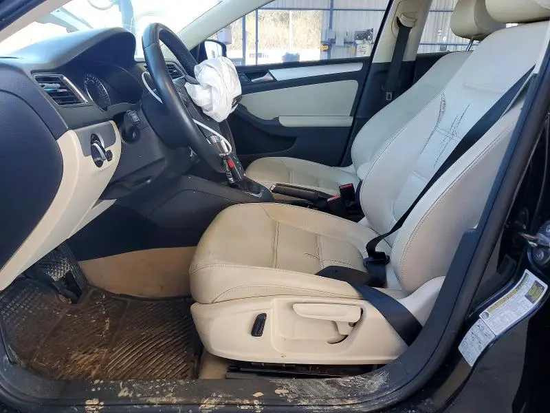 2013 VOLKSWAGEN JETTA SE  