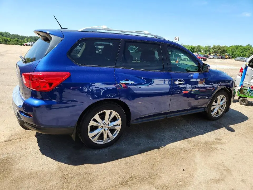 2018 NISSAN PATHFINDER SL  