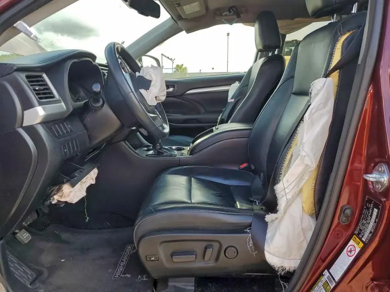 2016 TOYOTA HIGHLANDER XLE  