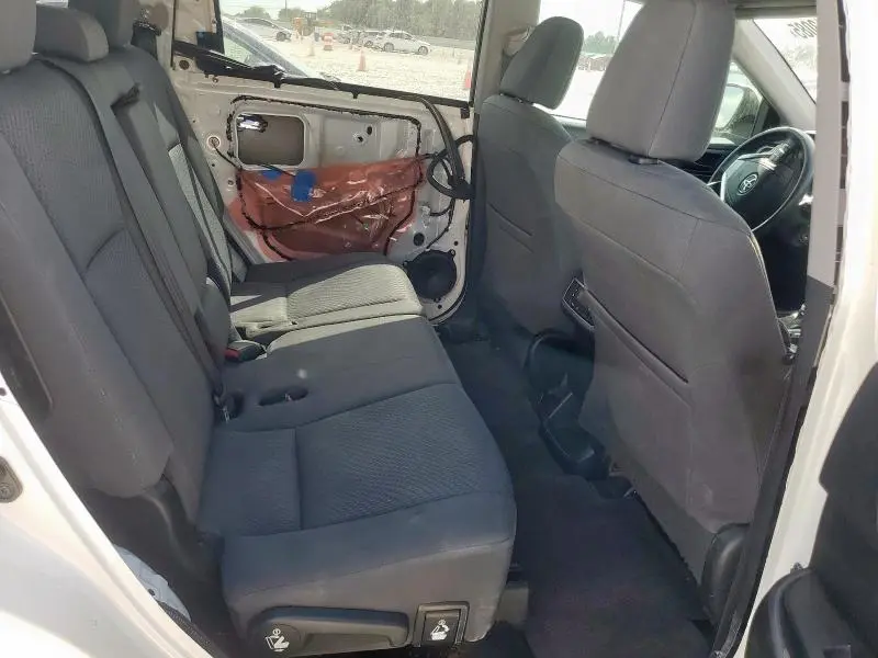 2015 TOYOTA HIGHLANDER LE  