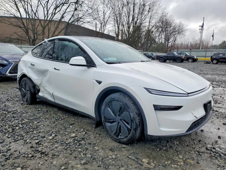 2026 TESLA MODEL Y   