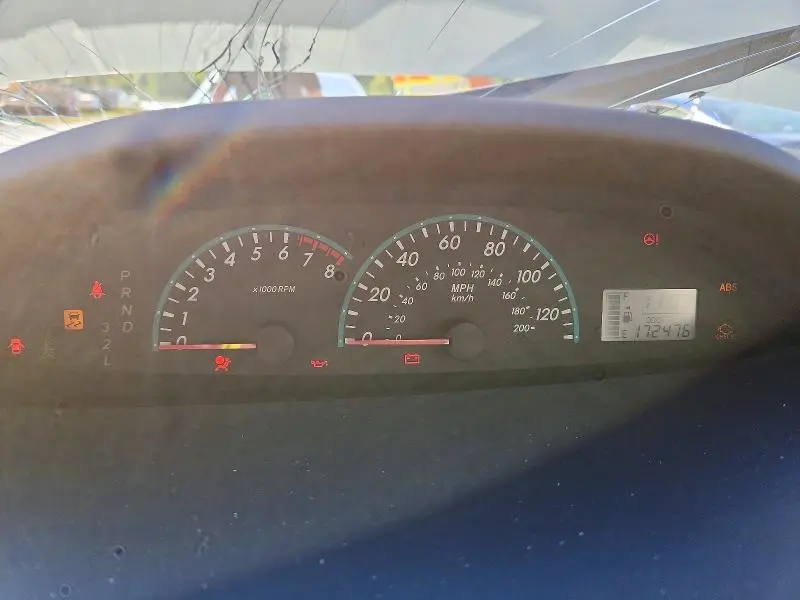 2010 TOYOTA YARIS BASE  