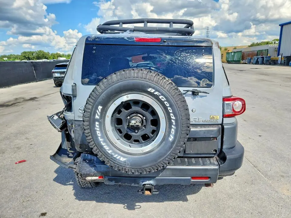 2013 TOYOTA FJ CRUISER BASE  