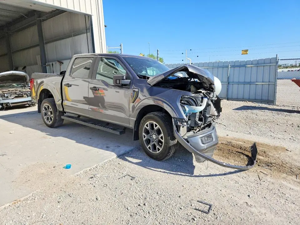 2024 FORD F150 STX  