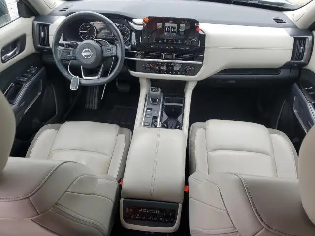 2023 NISSAN PATHFINDER SL  