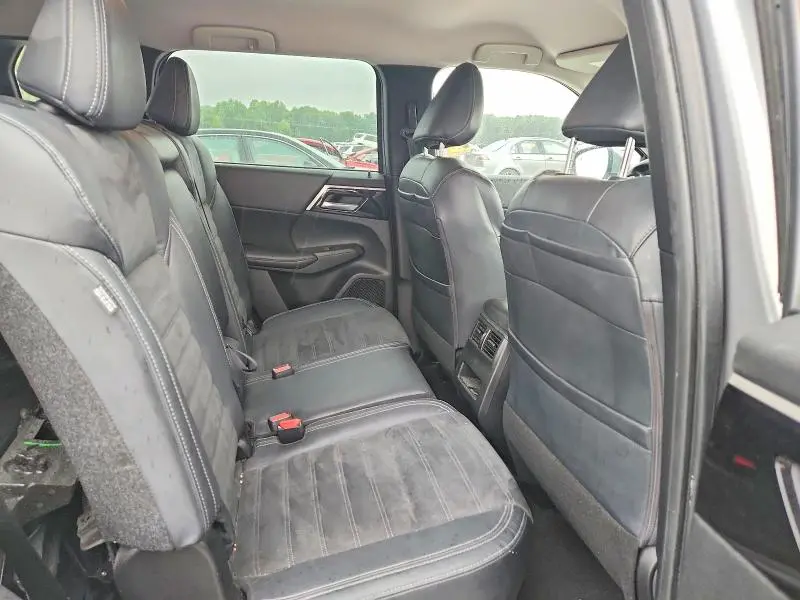 2022 MITSUBISHI OUTLANDER SE  