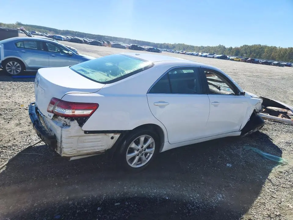2011 TOYOTA CAMRY LE  
