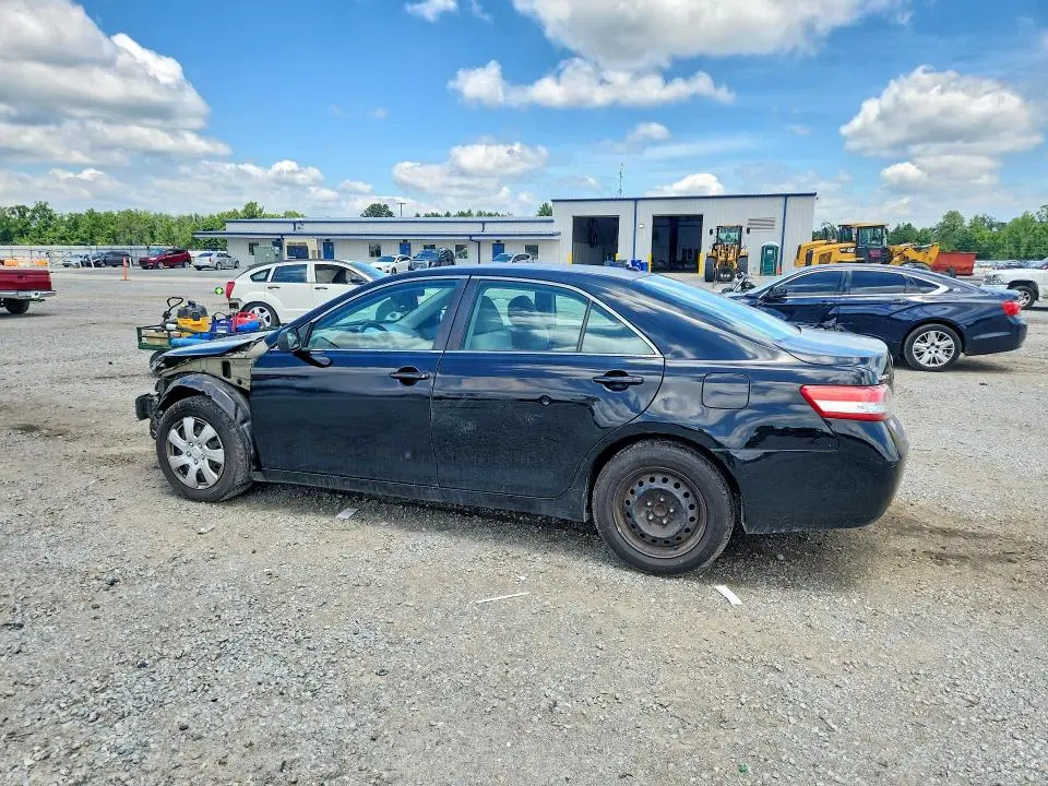 2010 TOYOTA CAMRY LE  