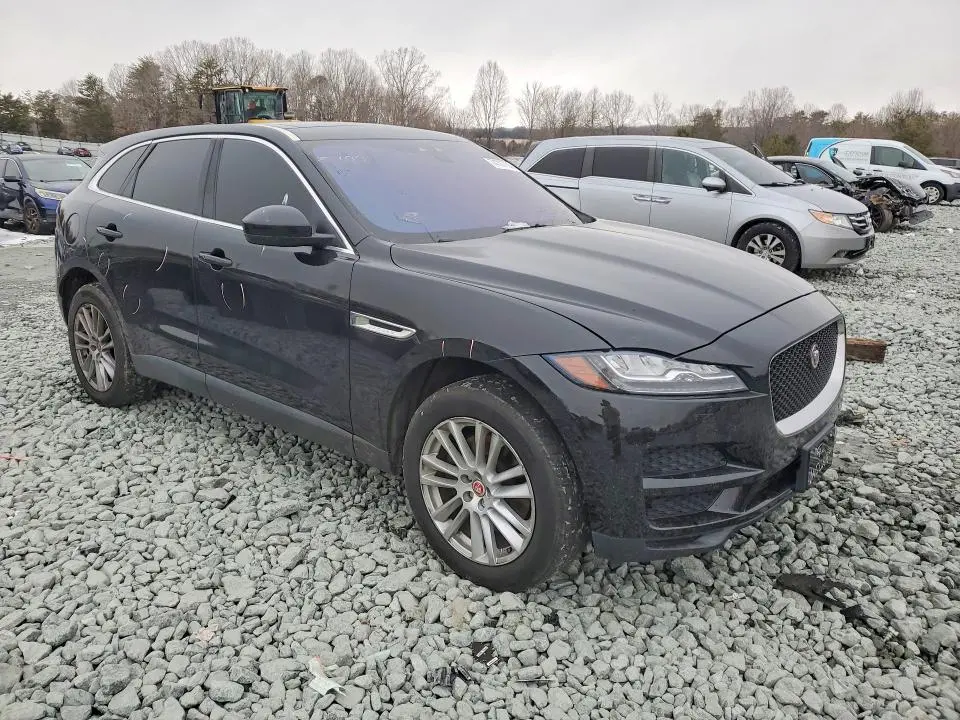 2017 JAGUAR F-PACE PRESTIGE  