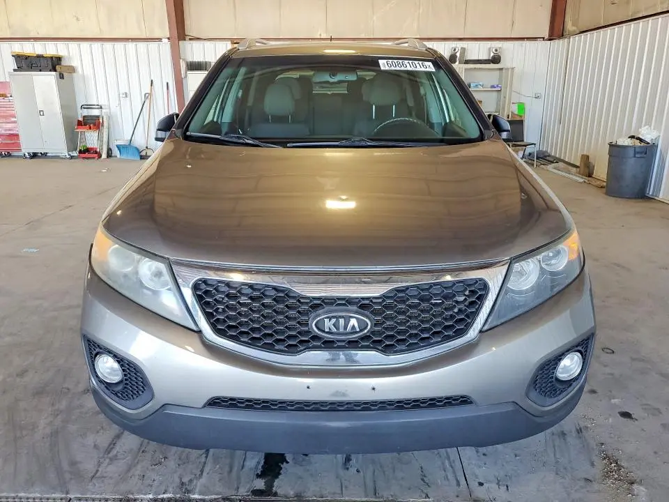 2013 KIA SORENTO LX  