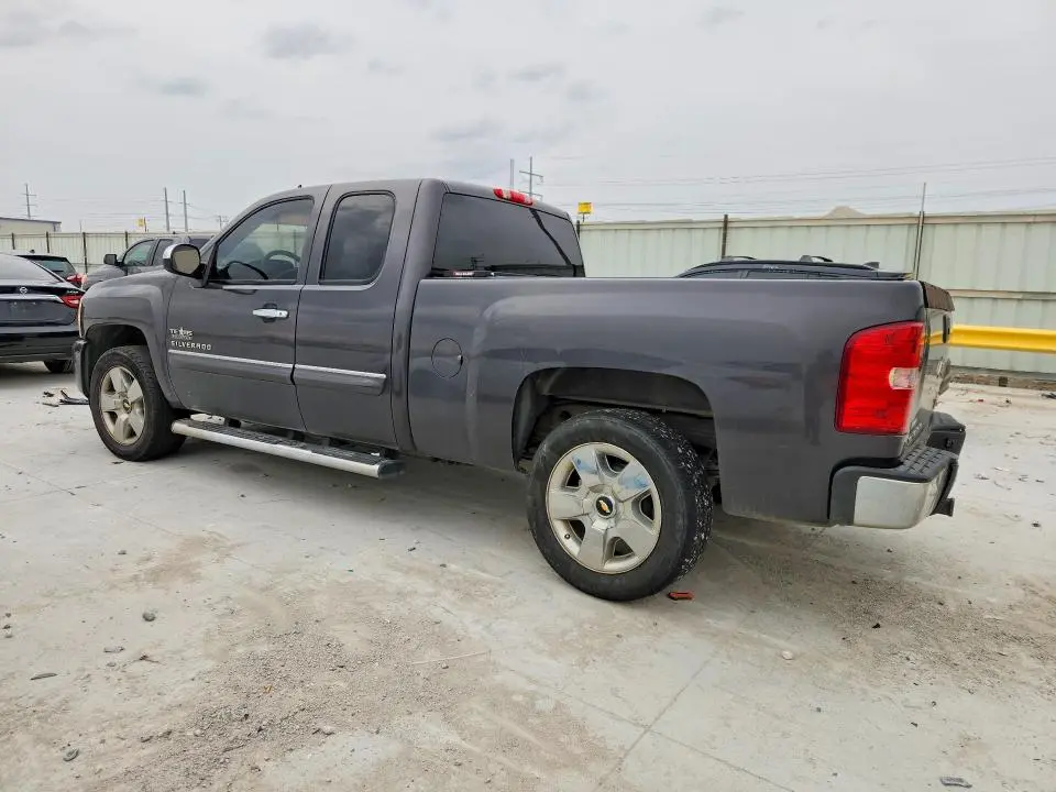 2011 CHEVROLET SILVERADO C1500 LT  
