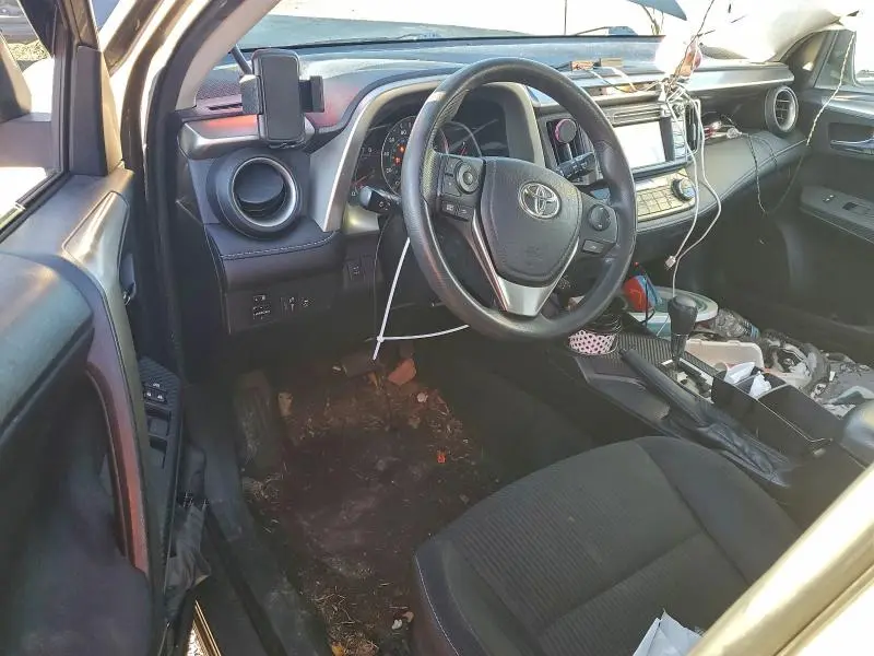 2015 TOYOTA RAV4 XLE  