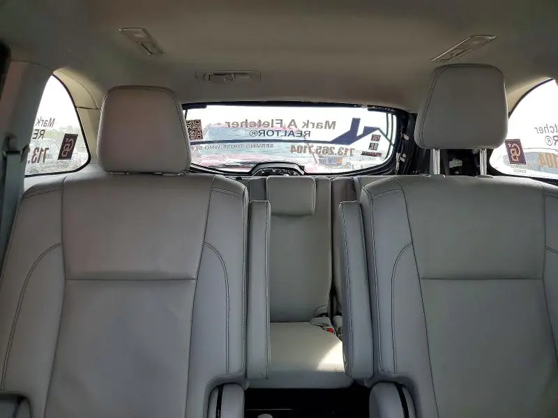 2019 TOYOTA HIGHLANDER SE  