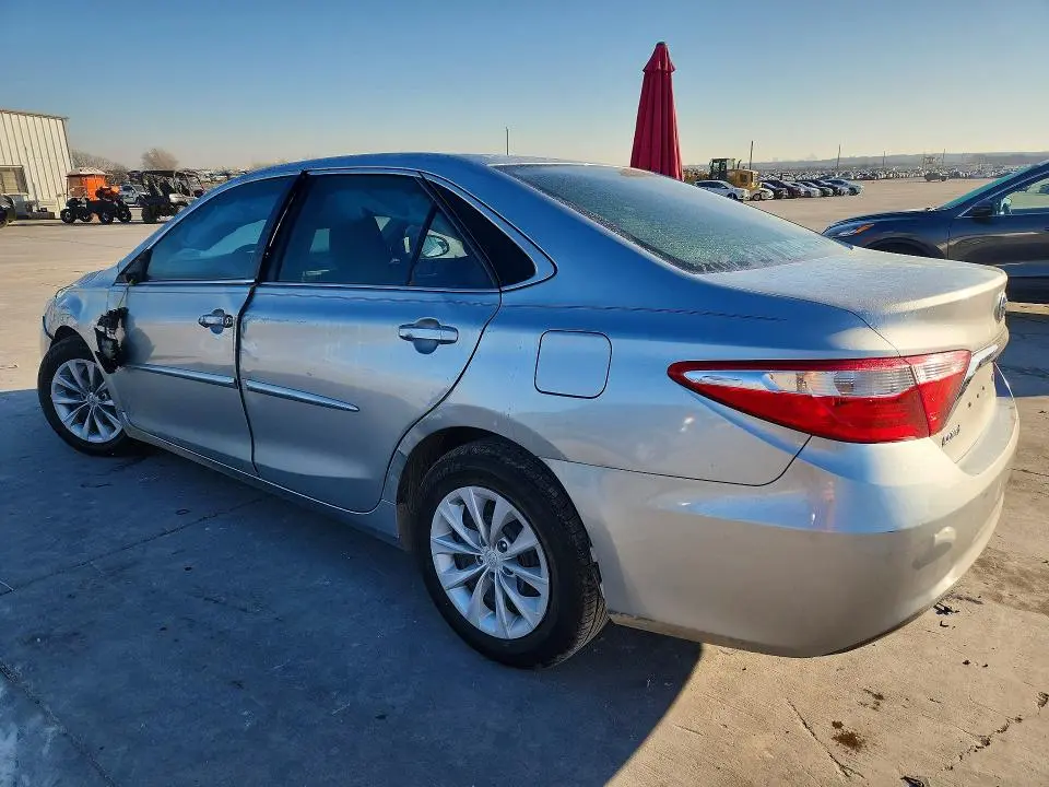 2016 TOYOTA CAMRY LE  