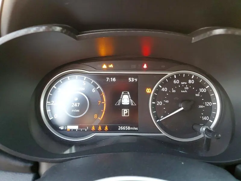 2022 NISSAN VERSA SR  