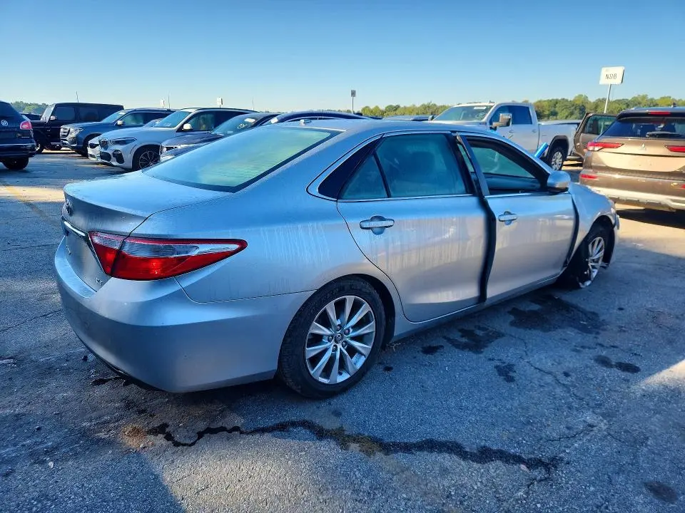 2017 TOYOTA CAMRY XLE  