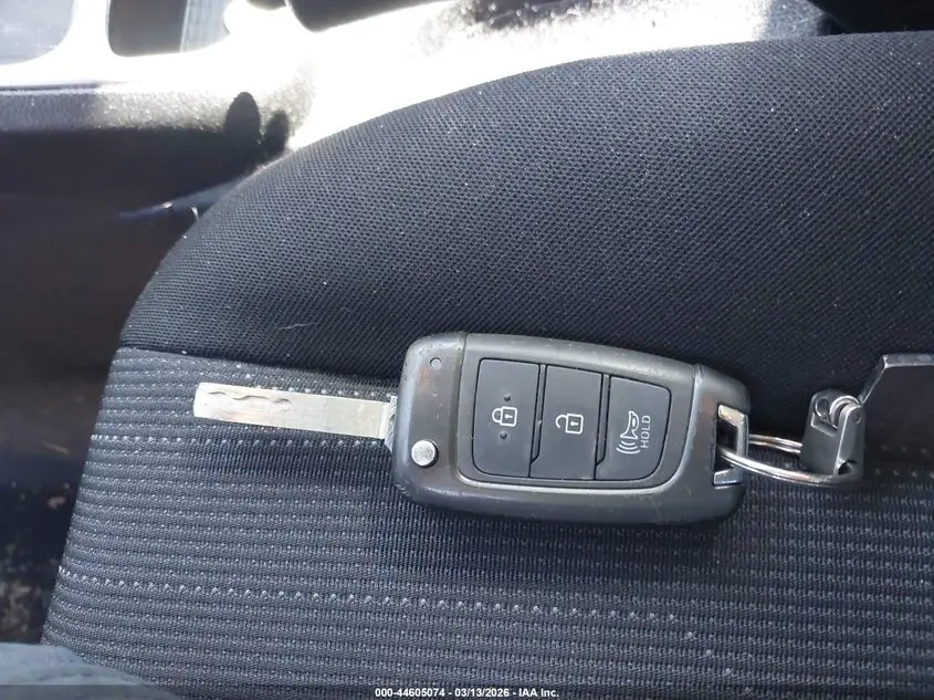 2025 HYUNDAI VENUE SE