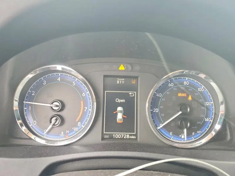 2018 TOYOTA COROLLA SE  