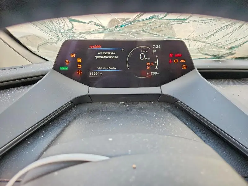 2024 TOYOTA PRIUS XLE  