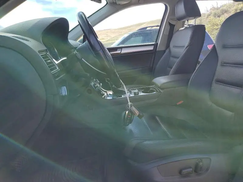 2014 VOLKSWAGEN TOUAREG V6  
