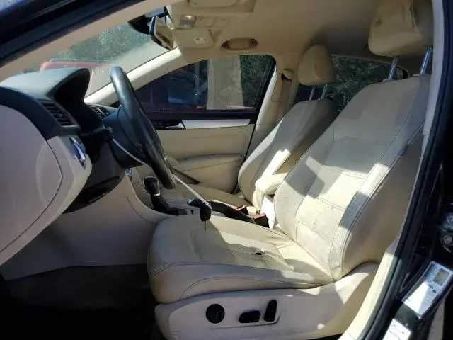 2012 VOLKSWAGEN PASSAT SE  
