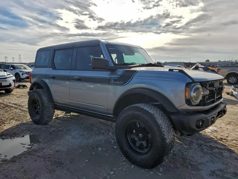 2024 FORD BRONCO BLACK DIAMOND  