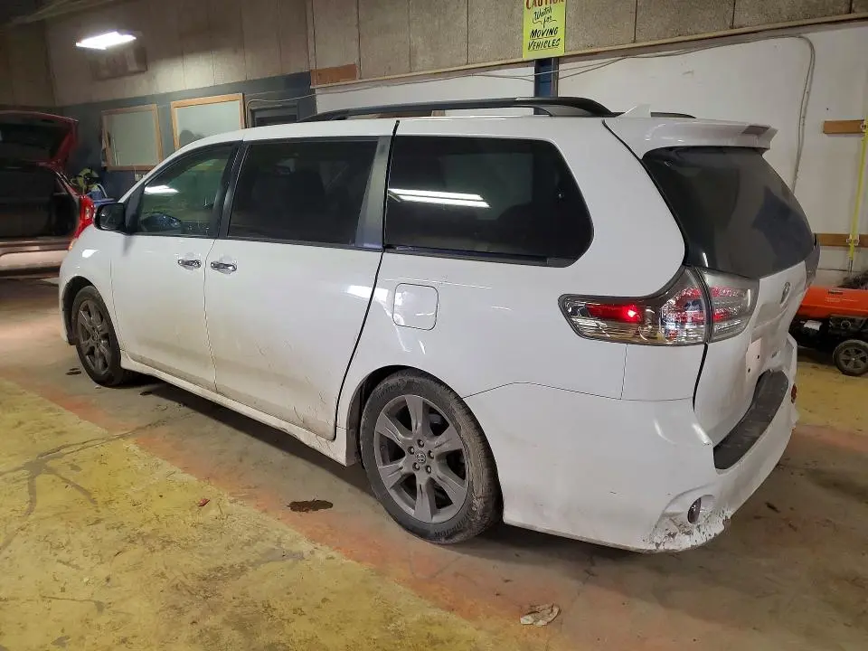 2018 TOYOTA SIENNA SE 8-PASSENGER  