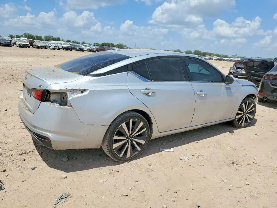 2021 NISSAN ALTIMA SR  