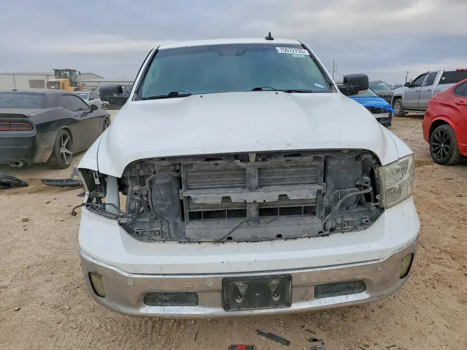 2017 RAM 1500 SLT  