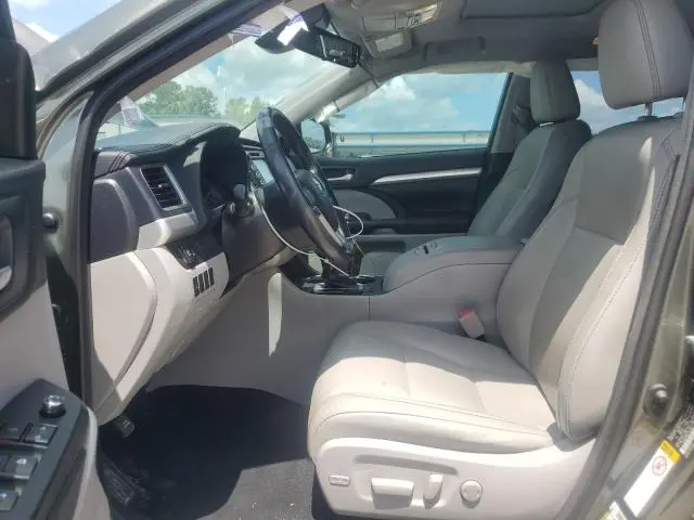 2018 TOYOTA HIGHLANDER SE  