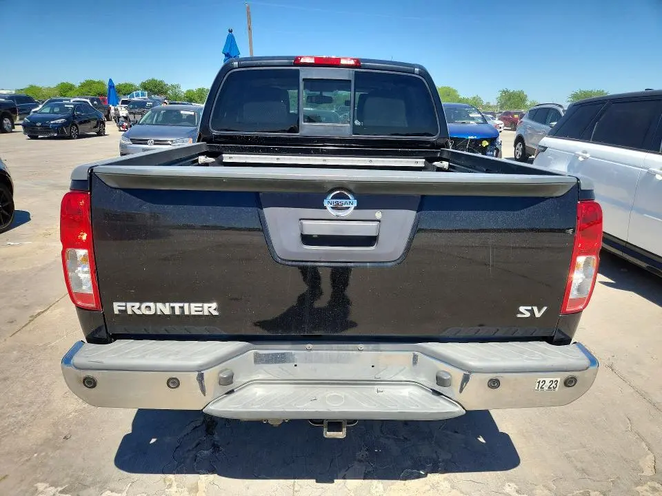 2017 NISSAN FRONTIER SV  