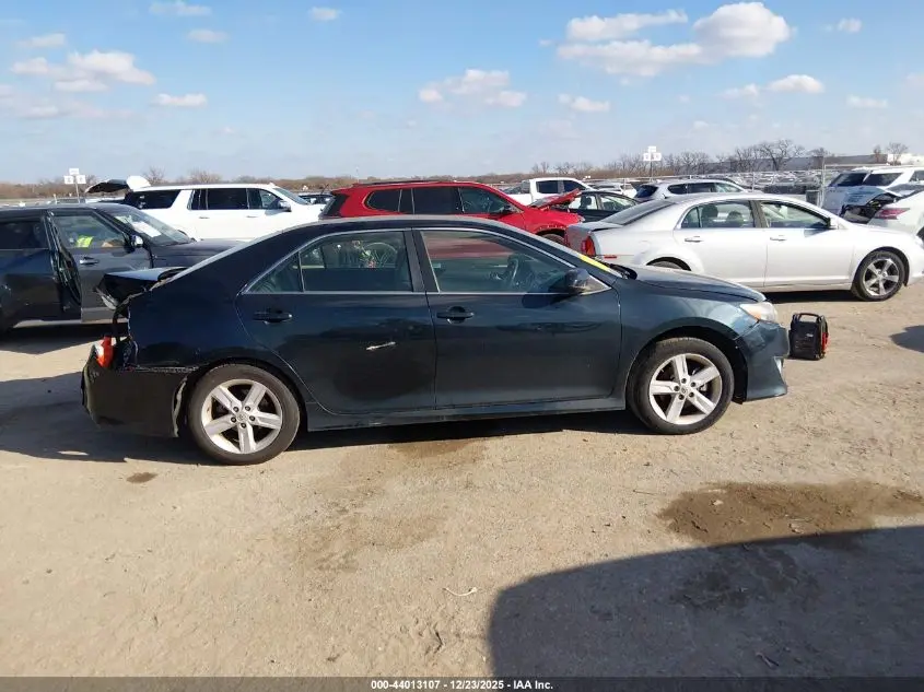 2014 TOYOTA CAMRY SE
