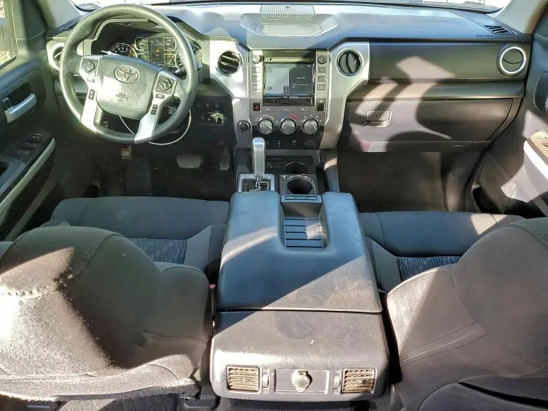 2018 TOYOTA TUNDRA CREWMAX SR5  