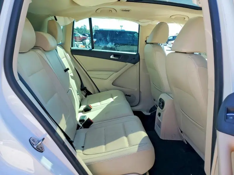 2015 VOLKSWAGEN TIGUAN S  