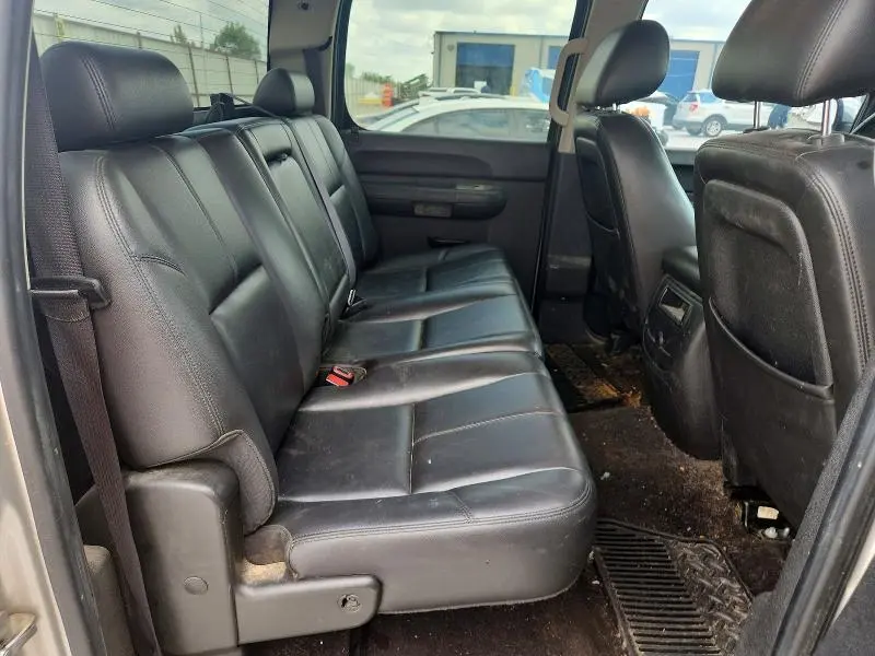 2011 CHEVROLET SILVERADO C1500 LT  