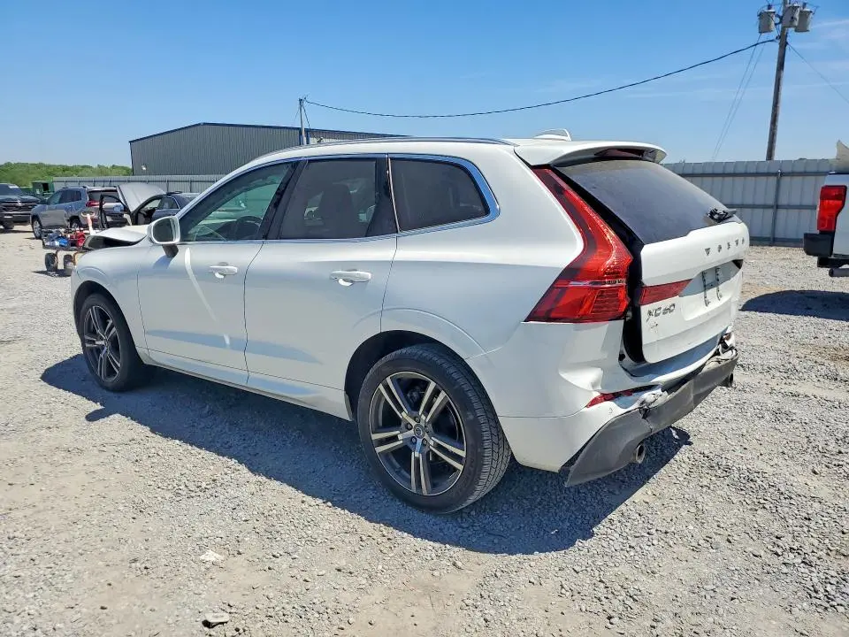 2021 VOLVO XC60 T5 MOMENTUM  