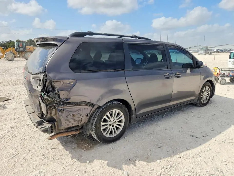 2011 TOYOTA SIENNA XLE 8-PASSENGER  