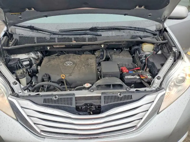2017 TOYOTA SIENNA LE 8-PASSENGER  