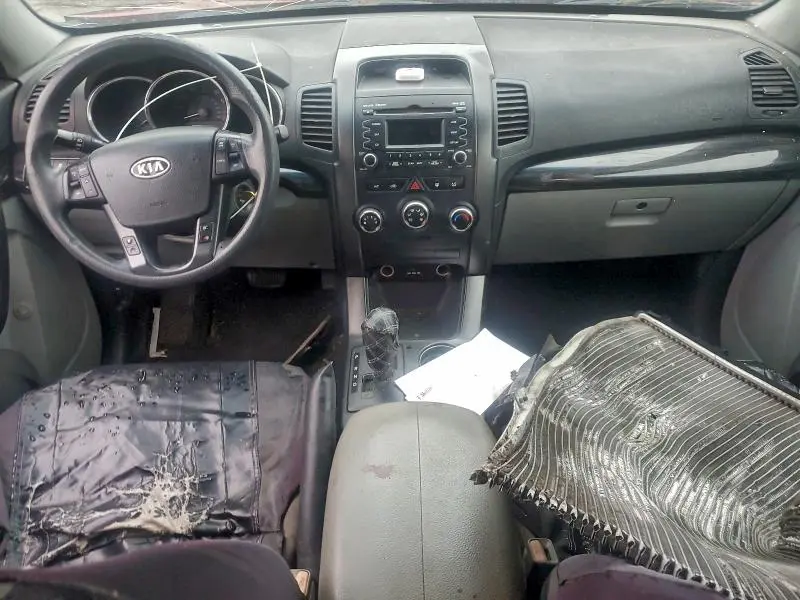 2011 KIA SORENTO BASE  