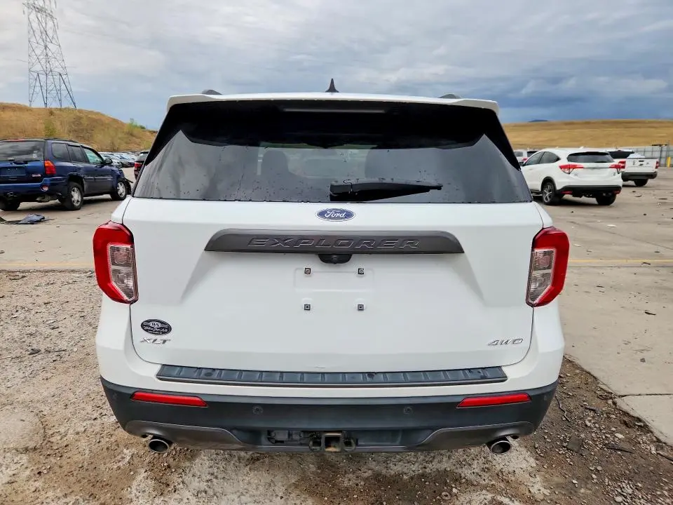 2021 FORD EXPLORER XLT  