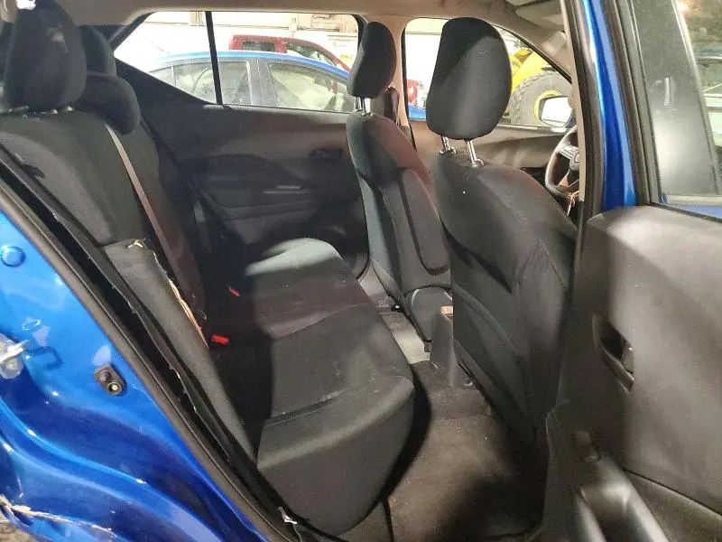 2024 NISSAN KICKS S  