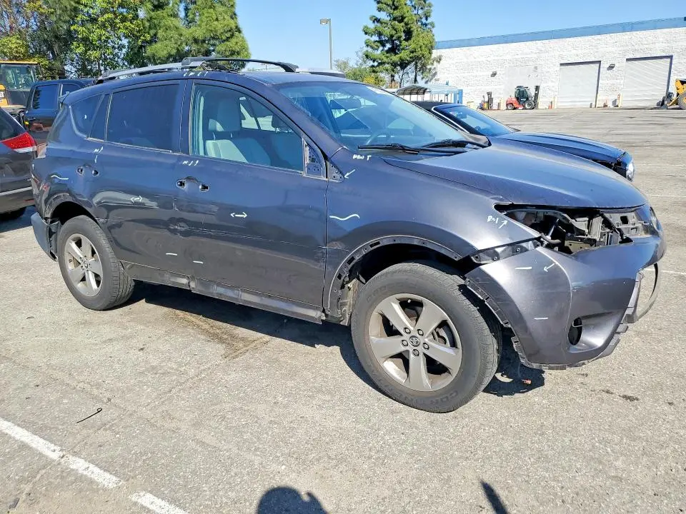 2015 TOYOTA RAV4 XLE  