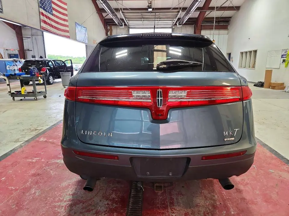 2010 LINCOLN MKT   