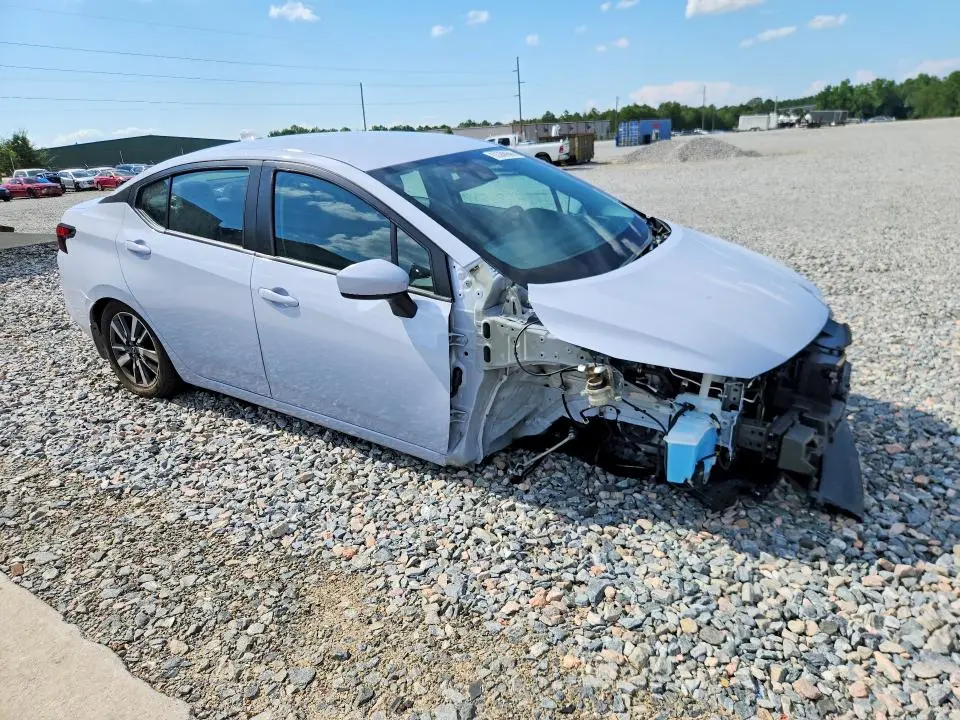 2025 NISSAN VERSA SV  